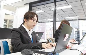 新人の採用にはかなり力をいれています。指導された新人は、同じように次世代の新人を指導することでスキルを磨いていきます