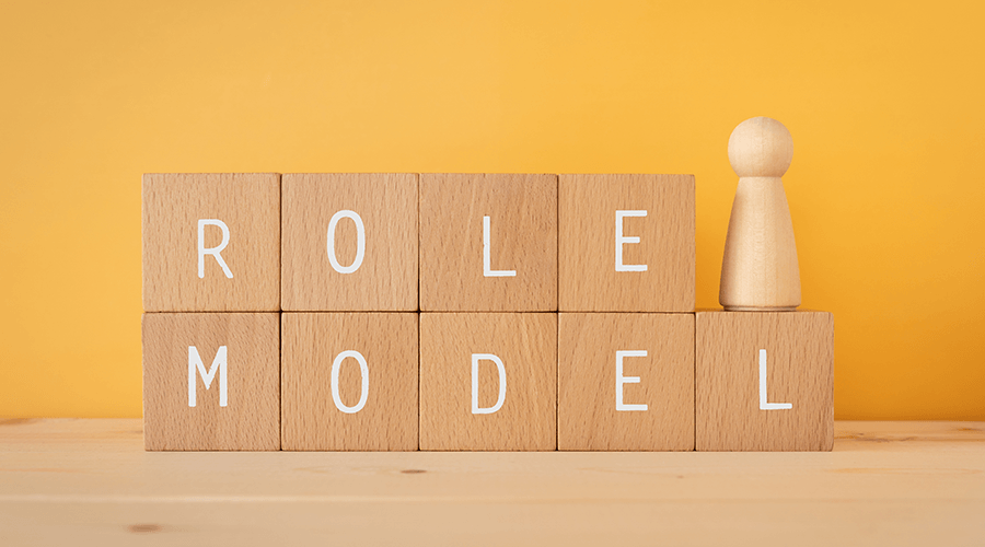 コラム『ロールモデルとは何か？ビジネスでの意味と作り方・見つけ方』｜人材育成・教育研修