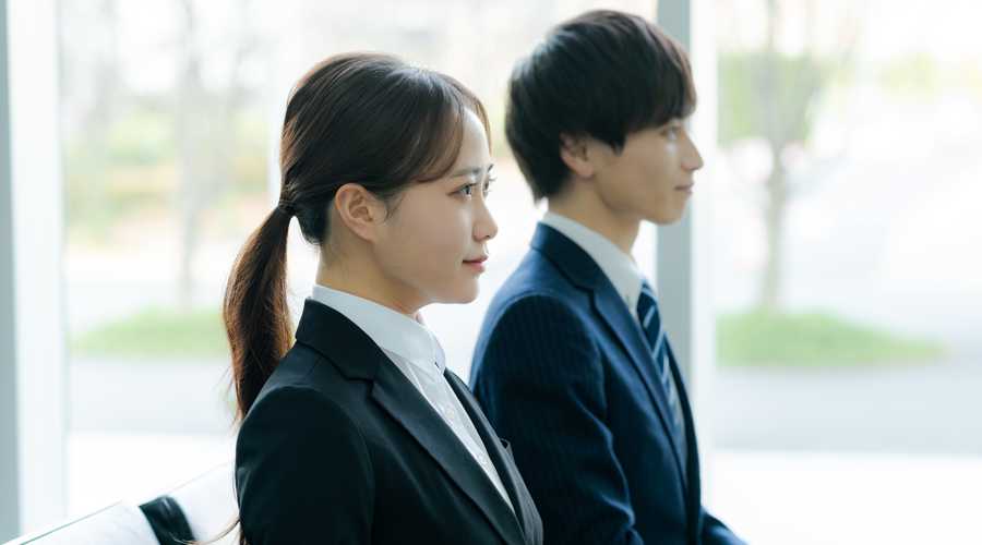 コラム『新入社員研修の服装指定はどう決める？「ふさわしい服装」の考え方と判断基準』｜人材育成・教育研修