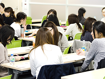 当社コンサルタントがゲスト登壇、「女子大学生のキャリア形成」をテーマに授業を行いました！