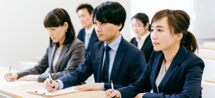 【Webセミナー】2~4年目社員の育て方<新入社員研修だけでは足りない3つの理由>